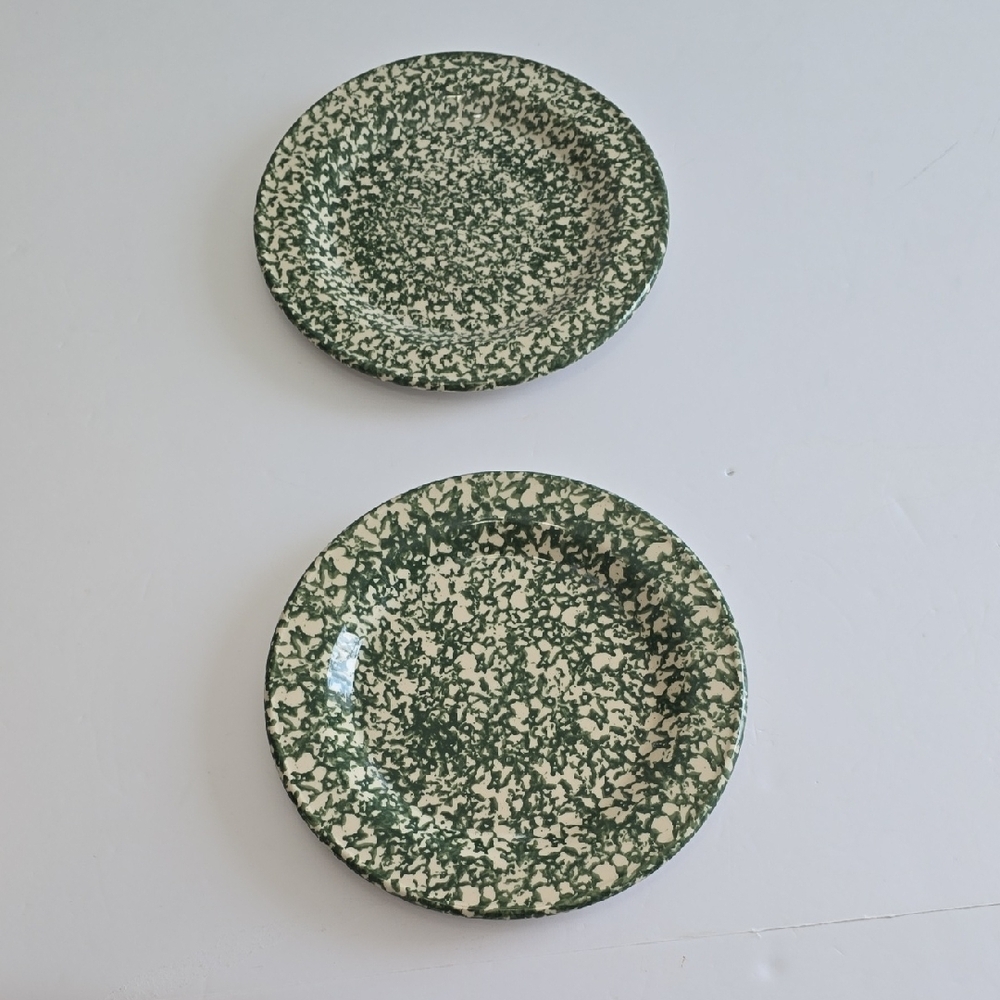 Roseville Pottery Gerald Henn Set Of 2 Spongewear Stoneware Green Plates